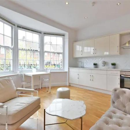Luxury 3 Bed Apartment - Huge Outdoor Terrace & Amazing Transport Links London Bagian luar foto