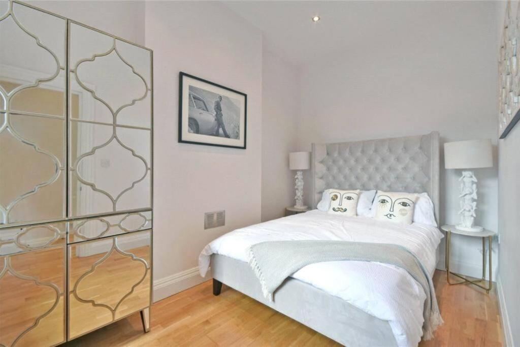 Luxury 3 Bed Apartment - Huge Outdoor Terrace & Amazing Transport Links London Bagian luar foto